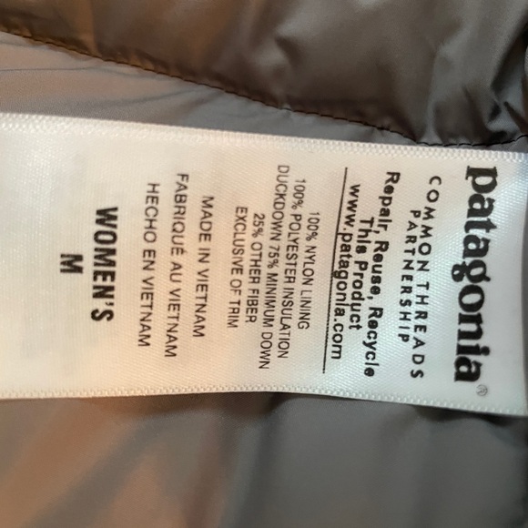 Patagonia Women's Black Puffer Jacket - Picture 7 of 7